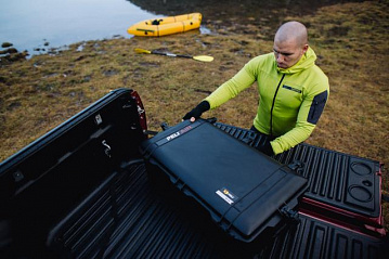 Защитный кейс Peli Air 1615 черный с жесткими перегородками TrekPak — фото 1